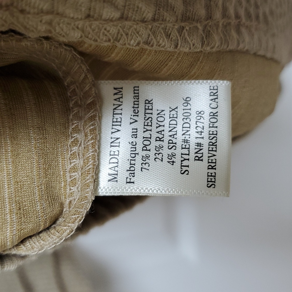 New In Waffle Knit Vneck Dress/Taupe - Picture 12 of 13